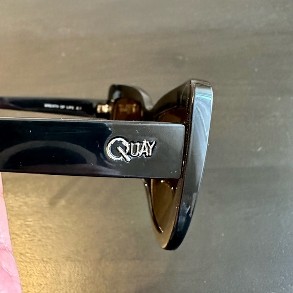 Quay Australia Breath Of Life Shiny Yellow Mirrored Lenses Oversized Sunglasses - Picture 9 of 11